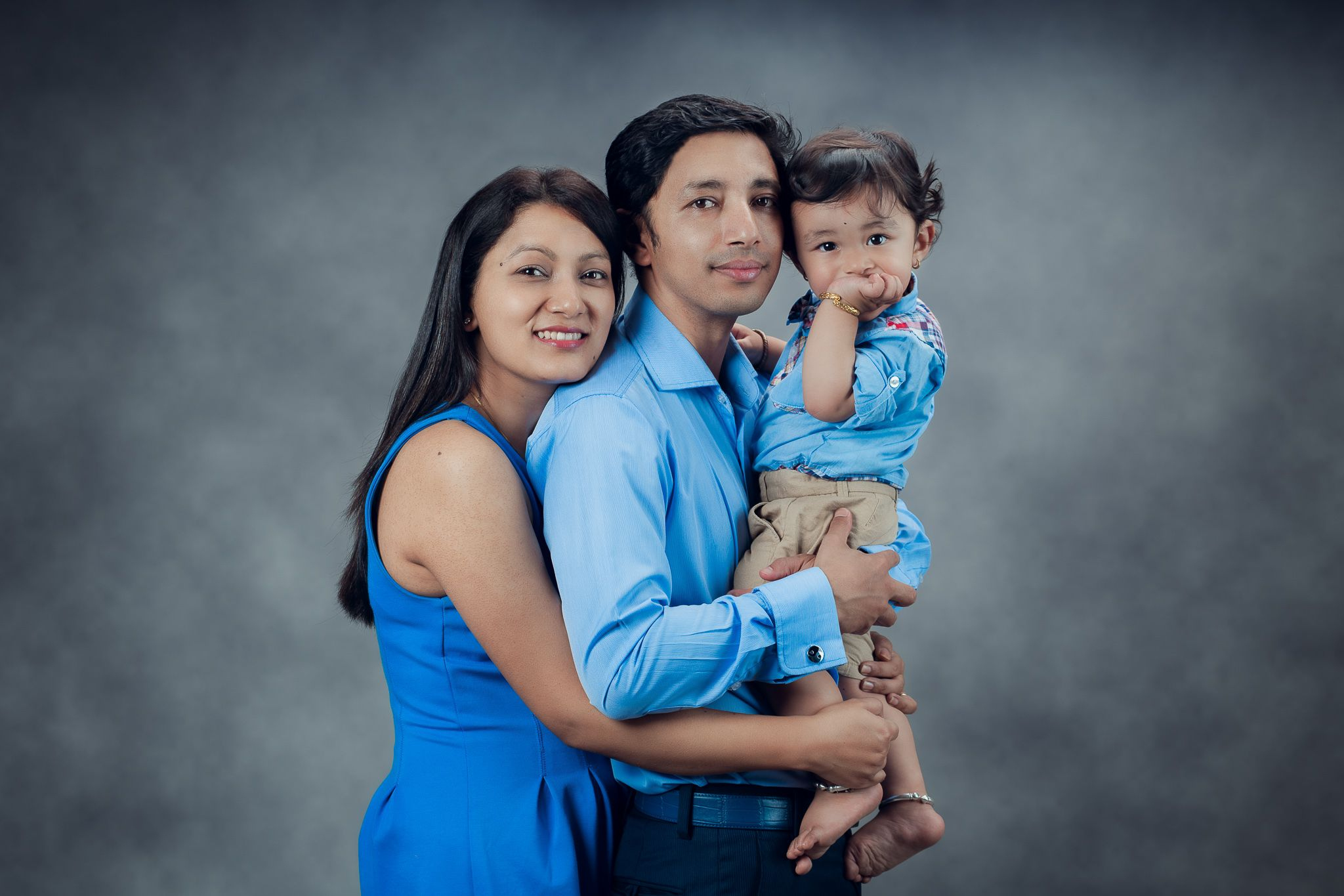 Cristina and Sandesh Family Photo cover image